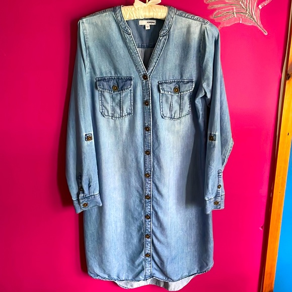 🩵Classic Shirtdress 🩵 - Picture 2 of 9